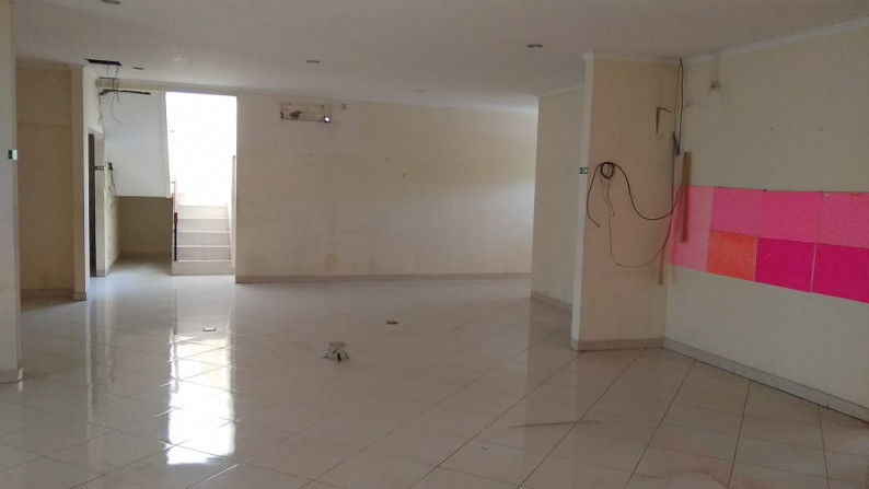 Rumah Luas Strategis Kokoh Dekat Akses Toll Di Area Cempaka Bintaro