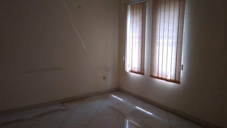 Rumah Luas Strategis Kokoh Dekat Akses Toll Di Area Cempaka Bintaro