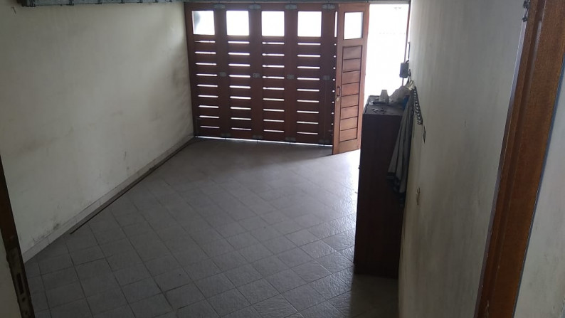 Rumah Luas Strategis Kokoh Dekat Akses Toll Di Area Cempaka Bintaro