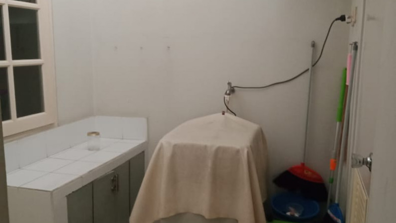 Rumah asri bagus Siap Huni , Pisok Bintaro Jaya 5.