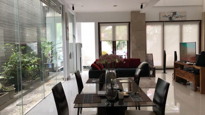 DIJUAL RUMAH MODERN MINIMALIS COZY KEMANG SELATAN JAKARTA SELATAN