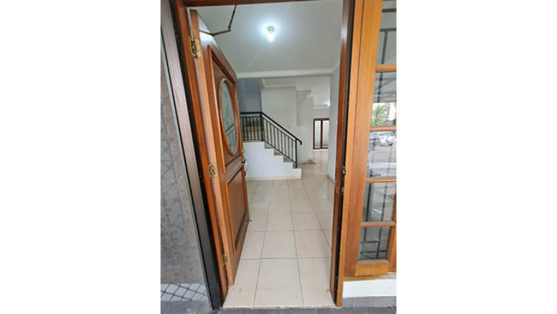 Rumah Hoek Pelangi Biru Gading Residence, Kelapa Gading Luas 168m2