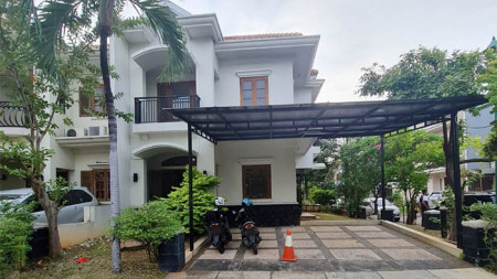 Rumah Hoek Pelangi Biru Gading Residence, Kelapa Gading Luas 168m2