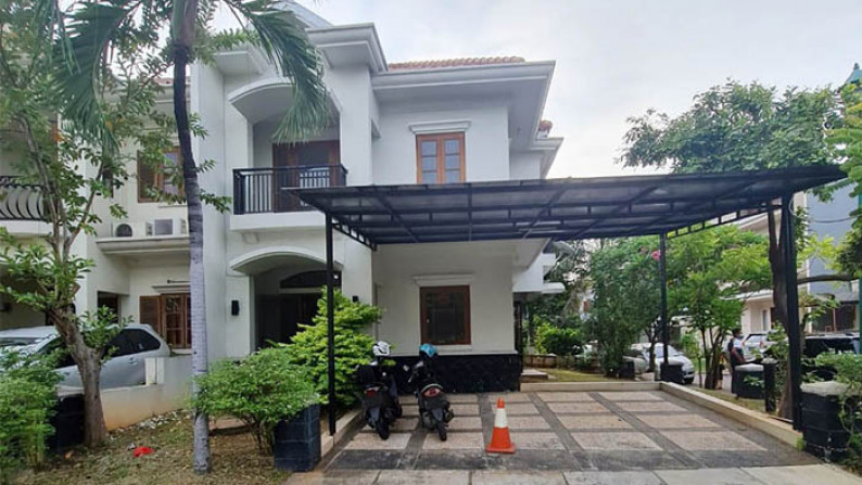 Rumah Hoek Pelangi Biru Gading Residence, Kelapa Gading Luas 168m2