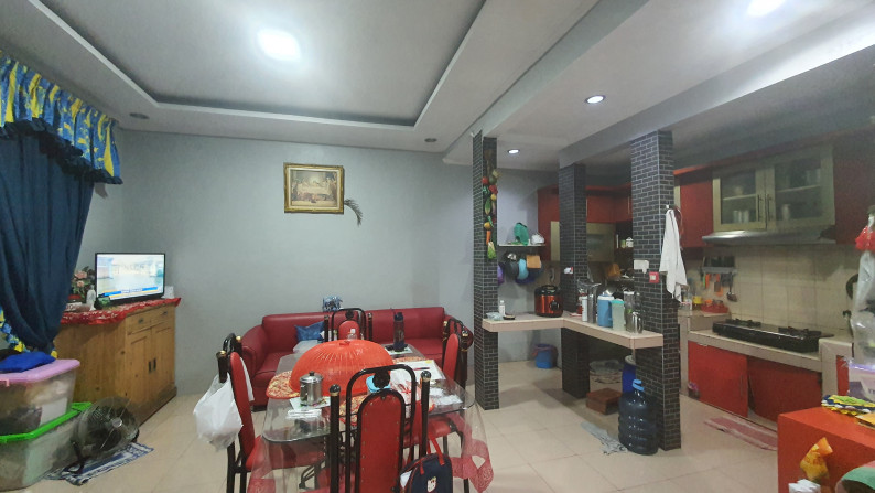 Rumah 3 Lantai Full Renov di Kota Wisata