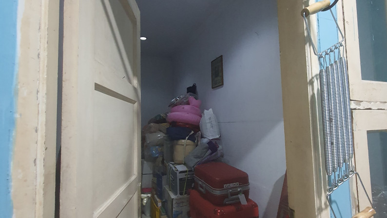 Rumah 3 Lantai Full Renov di Kota Wisata