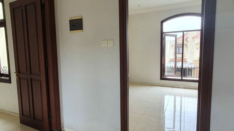 Dijual Rumah Wisata Bukit Mas - TerLUAS - MURAH - Cantik - Garasi Carport 2 Mobil - Siap Huni