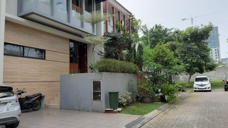 Rumah Cantik,siap huni di Bintaro Jaya sektor  9.