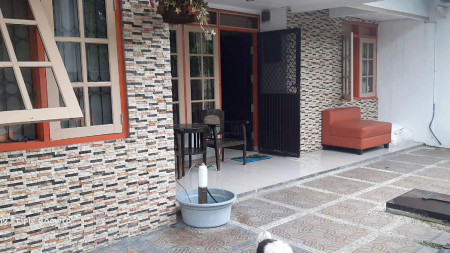 Rumah di Kutisari Indah Selatan, Bagus + Terawat, Furnished, Siap Huni