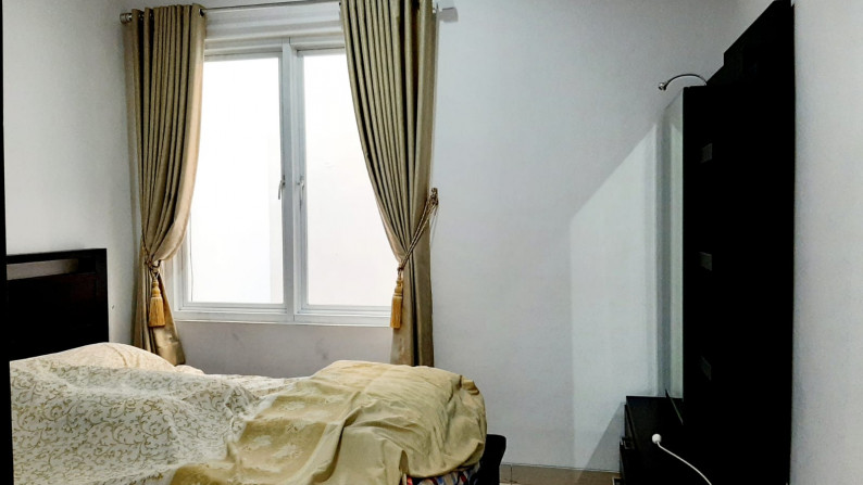 Dijual Rumah 3 1/2 Lt. Fully Furnished di Taman Ratu - Jakarta Barat