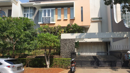 Rumah 2 Lantai Modern dan Luas, Harga Nego  di PIK Jakarta Utara