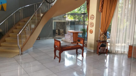 Rumah 2 Lantai lokasi prestisius