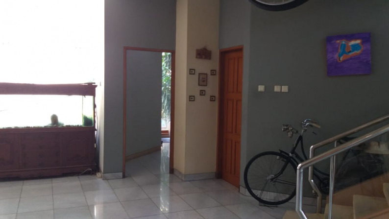 Rumah 2 Lantai lokasi prestisius