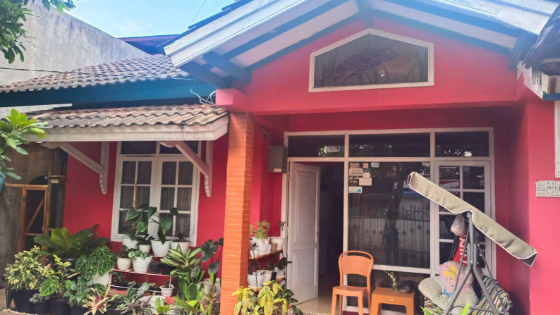 HOT DEAL! Rumah Cantik Siap Huni dengan Lingkungan Nyaman dan Sejuk! Rumah 2 Lantai di Cigadung Tengah, Bandung