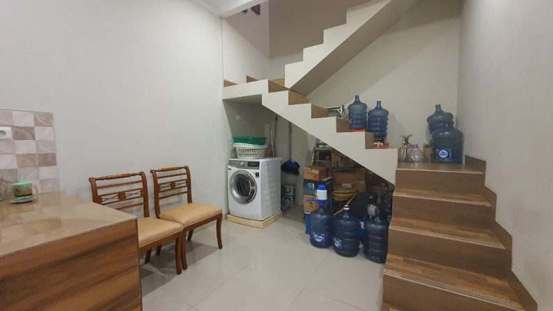 Rumah Cantik 2 lantai Fully Furnished di Citra Land