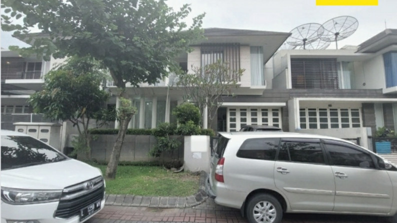 Dijual Rumah Graha Famili - Modern - Garasi Carport 4 Mobil + Taman Depan Belakang + PAGAR