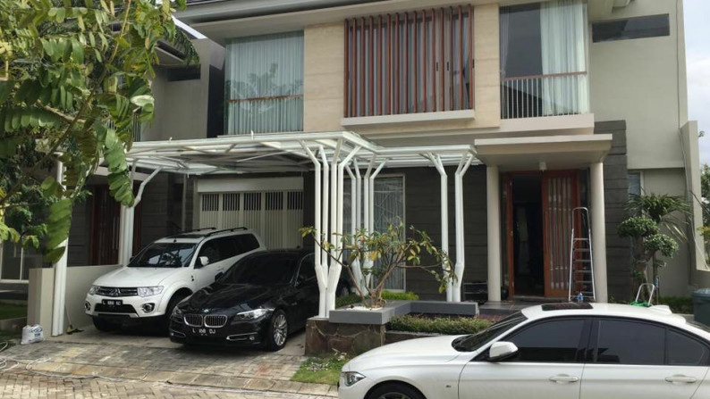 Dijual Rumah The Greenlake Citraland Surabaya - Full Furnished Design Interior - Garasi Carport 3 Mobil LUAS