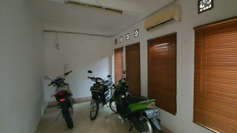 DIJUAL RUMAH DAPAT DIFUNGSIKAN GEDUNG KANTOR 4 LANTAI DI JAKARTA SELATAN