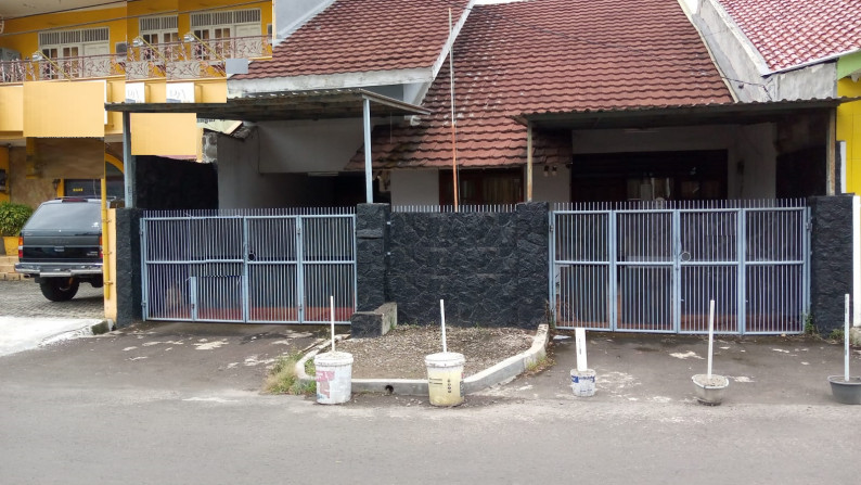 Rumah bagus siap huni di Bintaro Sektor 1