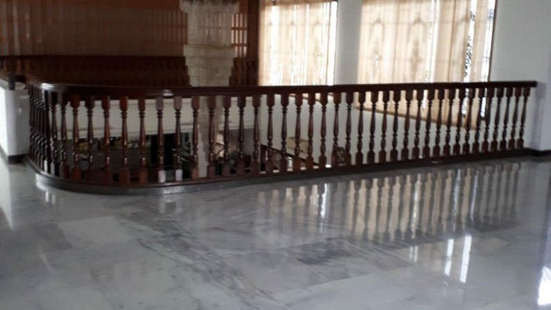 Dijual Rumah Kupang Indah Surabaya - LUAS - MEWAH - Garasi Carport 4 Mobil - Siap Huni