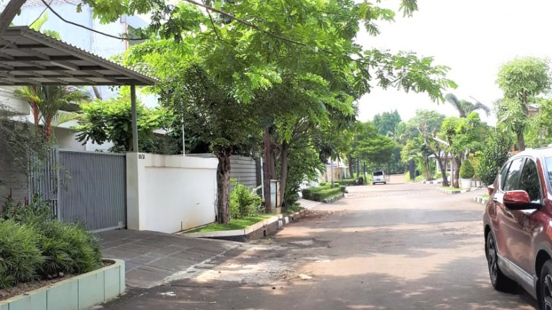 DIJUAL CEPAT RUMAH DIKAWASAN ELIT INTERCON TAMAN KEBON JERUK