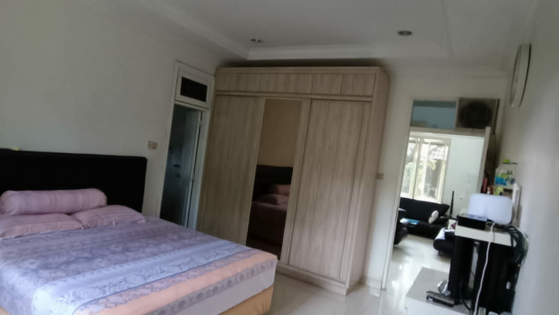 Dijual Rumah Villa Bukit Mas - Modern - Taman LUAS dekat Mayjen Sungkono - Akses Tol Satelit