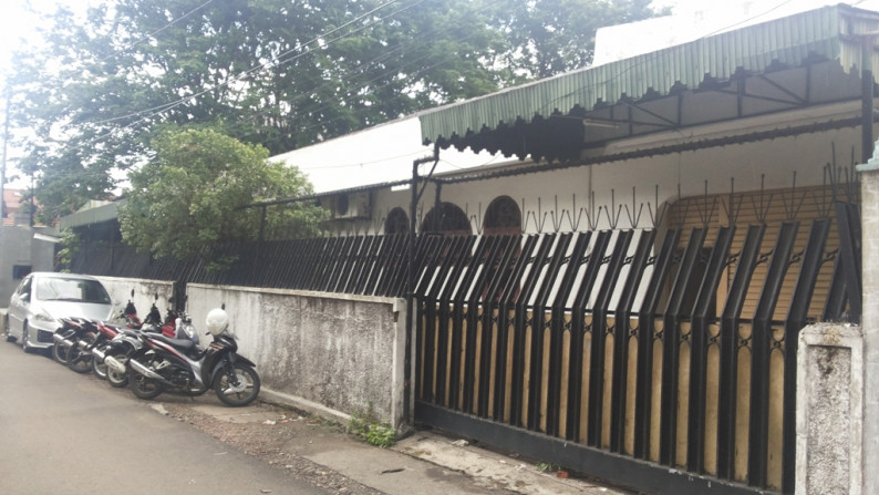 RUMAH STRATEGIS DI AREA BISNIS TEBET TIMUR DALAM , JAKARTA SELATAN