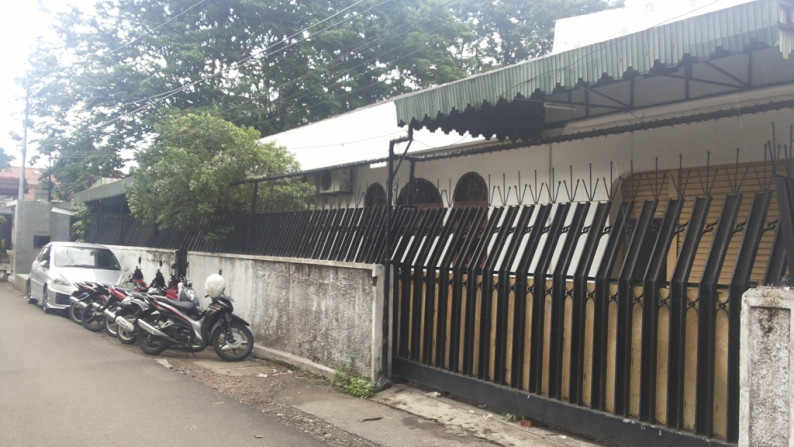 RUMAH STRATEGIS DI AREA BISNIS TEBET TIMUR DALAM , JAKARTA SELATAN