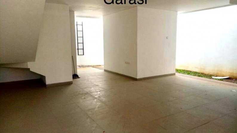 Rumah baru Minimalis, terletak dikawasan Pancoran Jakarta Selatan