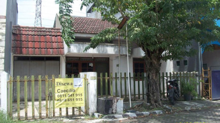 Rumah di Kutisari Indah Selatan, Bagus + Terawat, Row Jalan Lebar, Sewa min 2 th