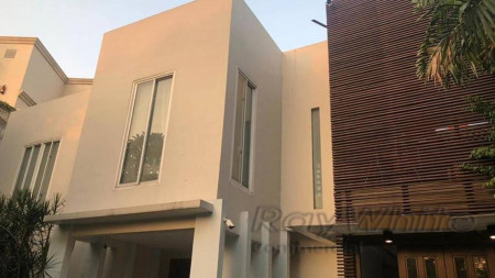 Rumah 2 lantai Senopati Strategis Dekat SCBD Sudirman