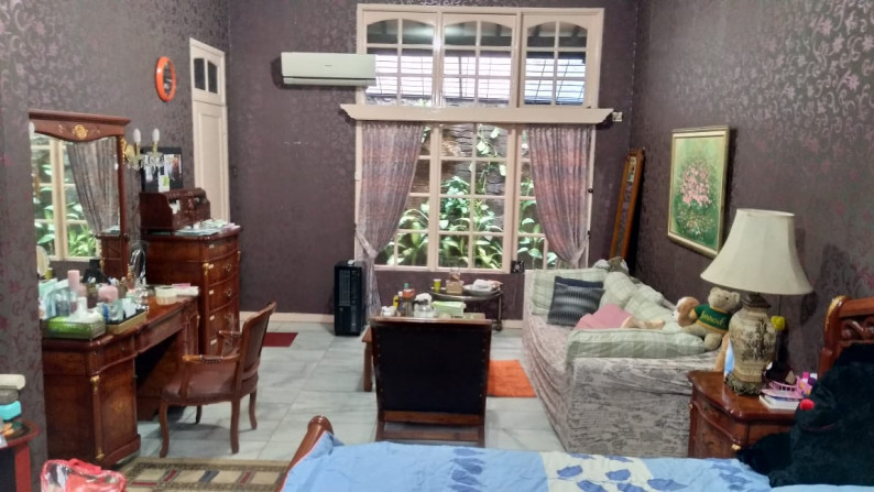 Rumah cantik, bagus lingkungan aman dan nyaman di Pondok Indah