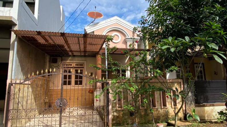 Rumah dalam perbaikan Di Taman Crista Bintaro Jaya Sektor 9