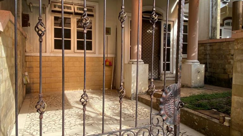 Rumah dalam perbaikan Di Taman Crista Bintaro Jaya Sektor 9