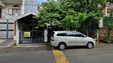 Rumah Pelepah Hijau,  Kelapa Gading Luas 12x20m2