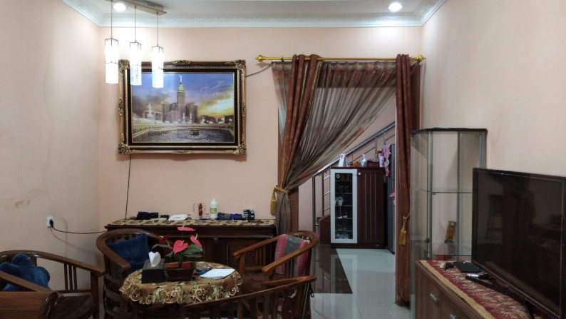 Dijual rumah 2,5 lantai di Nusa hijau - Cimahi