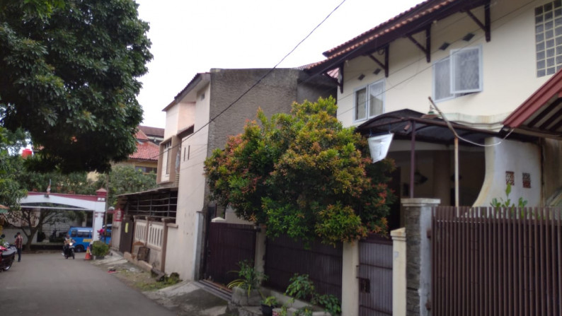 Dijual rumah tinggal dan ada kamar kost nya, Tubagus Ismail - Bandung