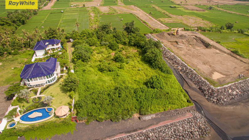 Land Freehold Beachfront in great Location Beyond Sanur