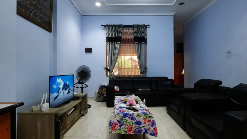 Rumah Siap Huni dan Strategis @Dahlia Loka, Graha Raya