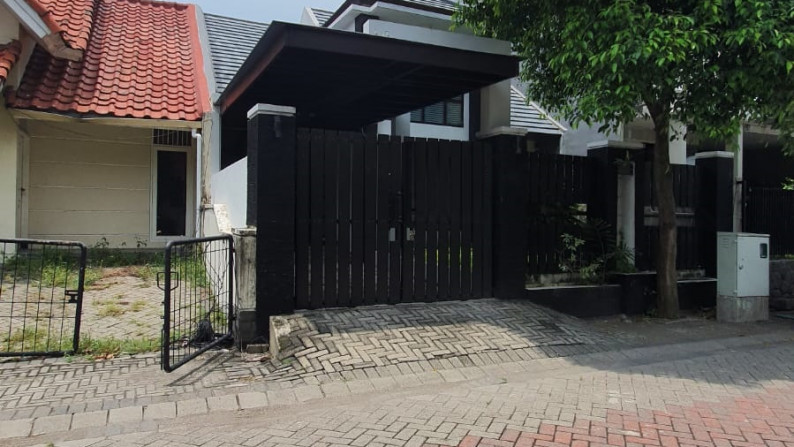 Rumah 2 Lantai di International Village, Surabaya