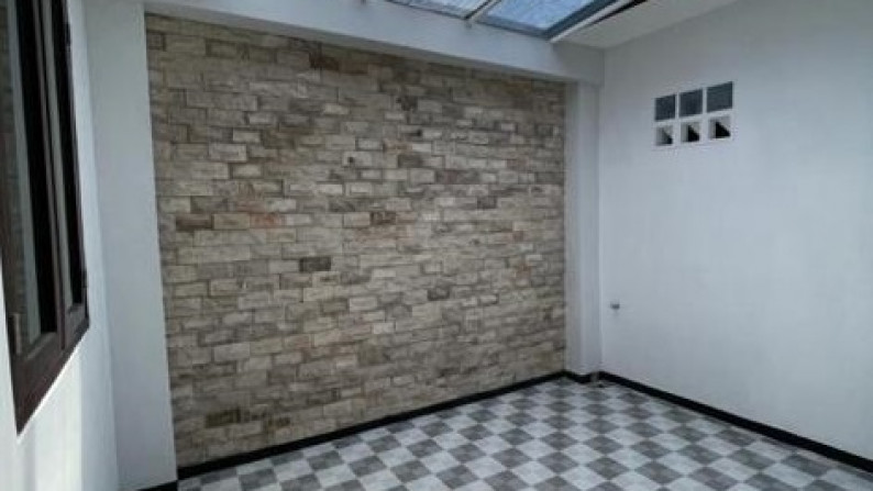 Rumah 2 Lantai di International Village, Surabaya