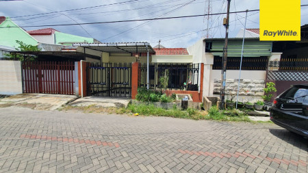 Rumah SHM di Simpang Darmo Permai Selatan, Surabaya