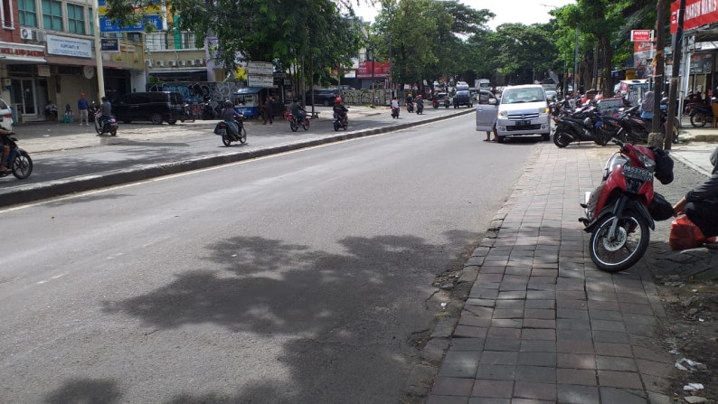 Ruko 2 Lantai Pinggir jalan Raya Lokasi Strategis di Kreo