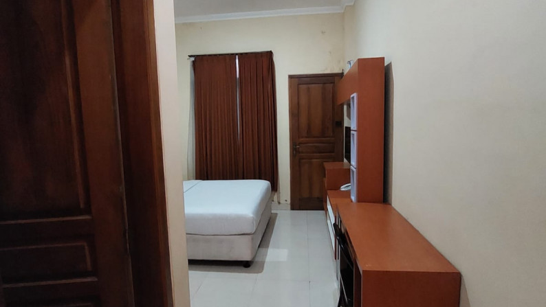 KOST EXCLUSIVE 35 KAMAR HANYA BEBERAPA LANGKAH DARI KAMPUS UGM, DI JL PANDEGA MARTA