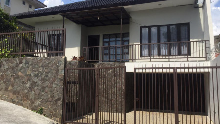 Rumah asri siap huni, awi ligar, dago