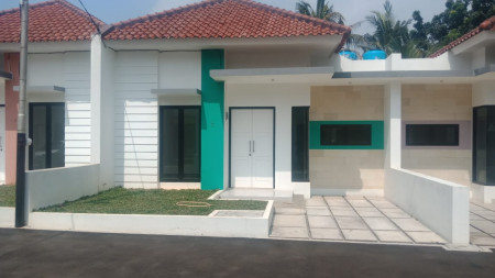 Rumah Cantik Baru Gress Baru di Cipadu.