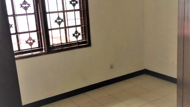 Rumah Siap Huni dan Strategis @Bumi Bintaro Permai