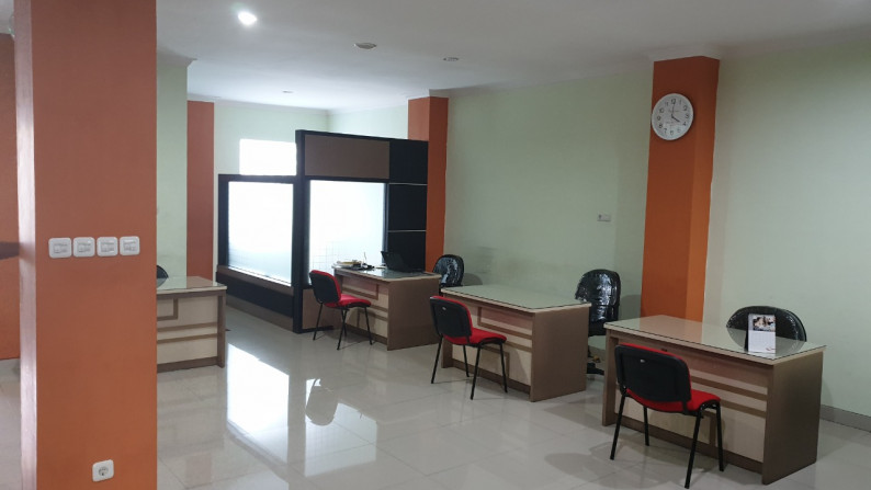 RUKO 3 LANTAI LOKASI PREMIUM JL BABARSARI, DEKAT KAMPUS UPN DAN YKPN