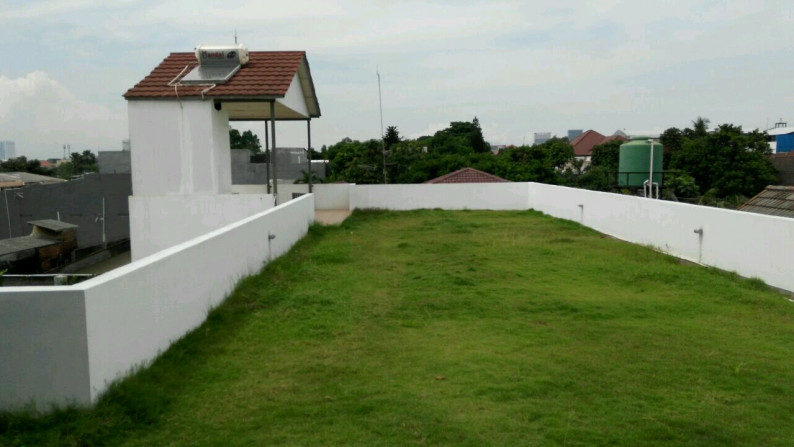 Rumah Nyaman Mewah & Cantik Area Ampera Jakarta Selatan