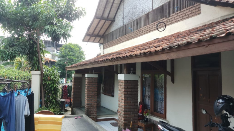 Rumah tengah kota dekat Asia Afrika